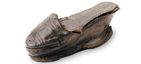 Pianella la morbida scarpa medievale